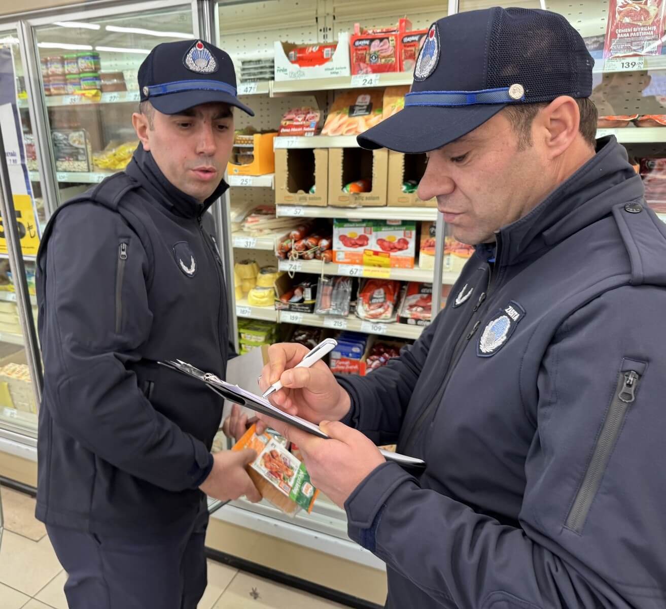 Zabıta, market denetimlerini sürdürüyor