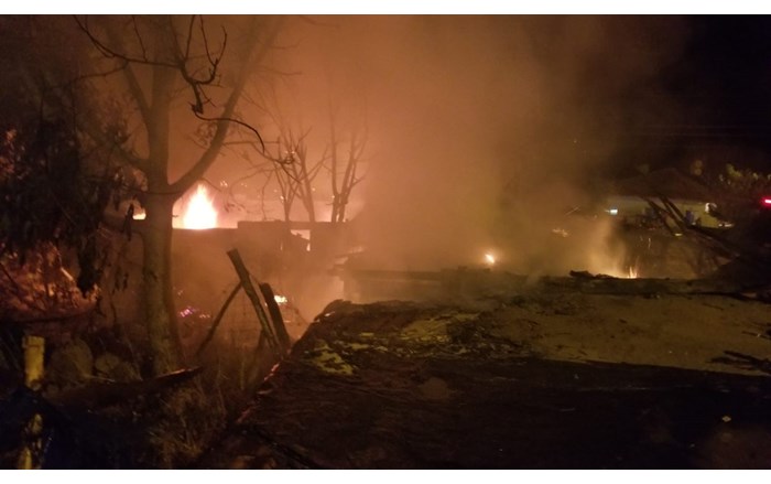 2 ev, 2 garaj ve 1 ahır yangında kül oldu