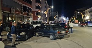 2 otomobil çarpıştı: 1 yaralı