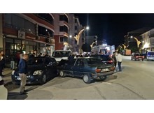 2 otomobil çarpıştı: 1 yaralı