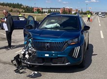 2 otomobil çarpıştı: 2 yaralı