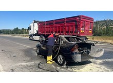 2 otomobil çarpıştı: 4 yaralı