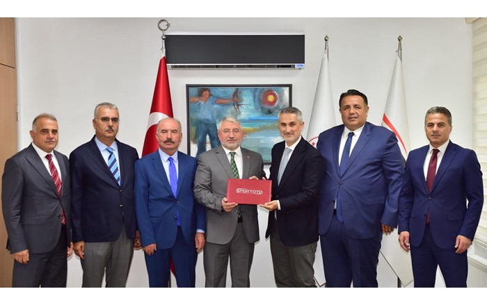 2 spor salonu ve 15 sentetik saha için protokol imzalandı