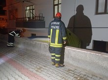 3 katlı binanın çatısına çıktı, polis ikna etti