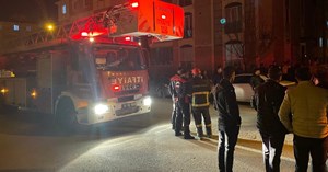 5 katlı binanın çatısından atlayan genç kadın ağır yaralandı