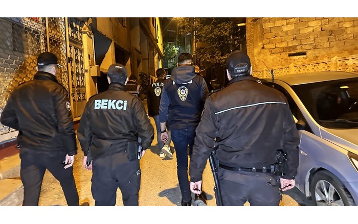 Adliye personeline operasyon: 22 gözaltı