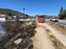 Akaryakıt istasyonu yanında yangın