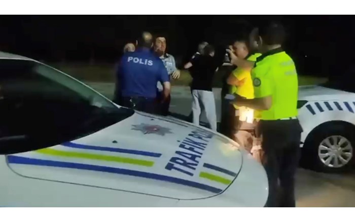 Alkollü sürücünün kızı basın mensubuna saldırdı