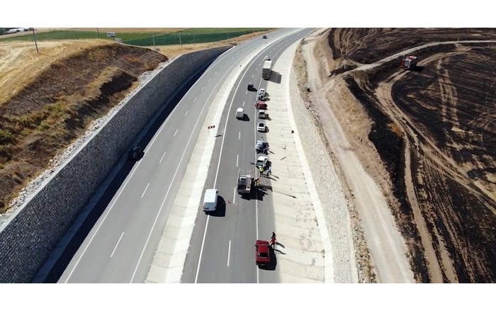 Anız dumanı zincirleme kazaya neden oldu: 7 araç birbirine girdi