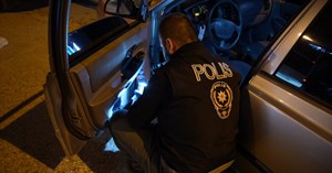 Aranan 5 şahıs yakalandı, silah ve yasaklı madde ele geçirildi