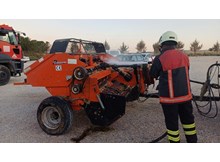 Balya makinesi yandı