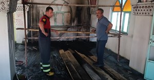 Camide çıkan yangını itfaiye söndürdü