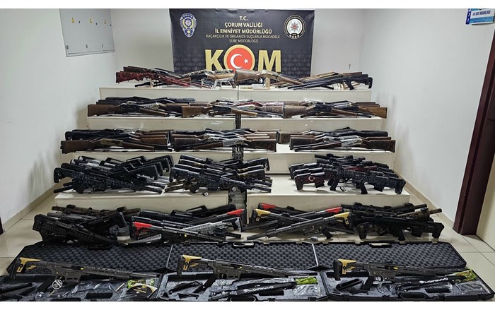 Çorum'da 118 adet ruhsatsız av tüfeği ele geçirildi