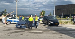 Çorum'da 2 otomobil çarpıştı: 3 yaralı