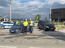 Çorum'da 2 otomobil çarpıştı: 3 yaralı