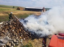 Çorum'da 7 ton odun ve kereste alev alev yandı