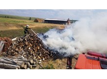 Çorum'da 7 ton odun ve kereste alev alev yandı