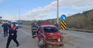 Çorum’da 2 otomobil çarpıştı: 3 yaralı