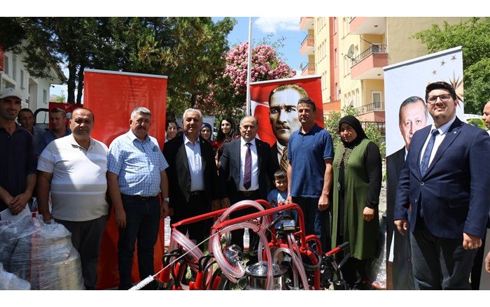 Çorum’da mobil süt sağım makinesi dağıtıldı