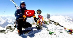 Çorumlu sporcudan Kırgızistan dağlarında 30 Ağustos kutlaması