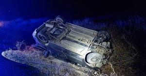 Ehliyetsiz sürücü ölümden döndü