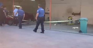 Eski patronunu silahla yaraladı