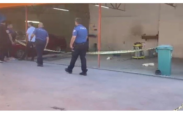 Eski patronunu silahla yaraladı