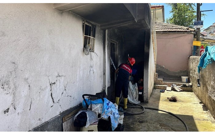 Evde yangın çıktı