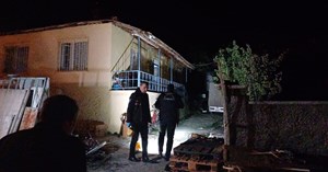 Evinin önünde tabancayla vuruldu