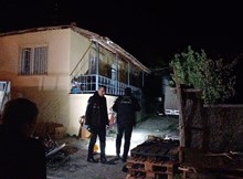 Evinin önünde tabancayla vuruldu