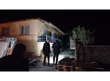 Evinin önünde tabancayla vuruldu