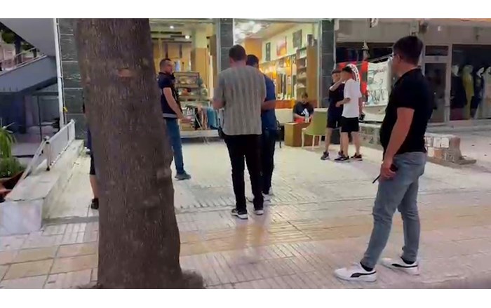 Husumetlisini kuaför salonunda silahla yaralayan zanlı tutuklandı