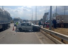 Kamyon ile otomobil çarpıştı: 4 yaralı