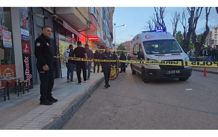 Kavga sırasında silahlıyla kendini vurdu