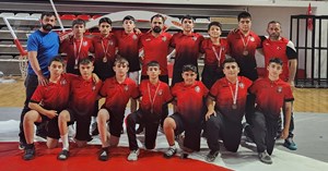 Minik pehlivanlardan altın madalya yağmuru