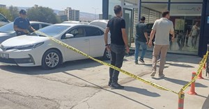 Oto galeriye silahlı saldırı: 1 yaralı