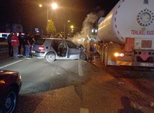 Otomobil, akaryakıt tankeriyle çarpıştı: 1 ölü