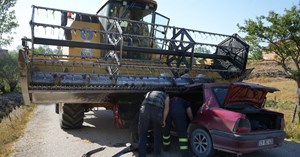 Otomobil biçerdöverin altında kaldı: 1 ölü