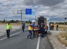 Otomobil ile motosiklet çarpıştı: 2 yaralı