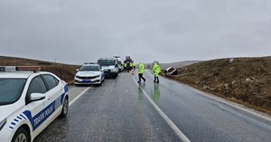 Otomobil kamyonla çarpıştı: 1 ölü, 1 yaralı