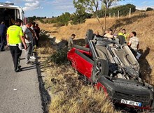 Otomobil takla attı: 2 kişi yaralandı