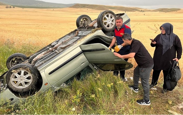 Otomobil takla attı: 3 yaralı