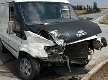 Panelvan ile jeep çarpıştı: 1 yaralı
