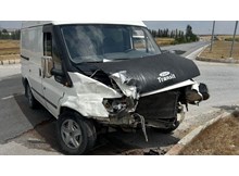Panelvan ile jeep çarpıştı: 1 yaralı