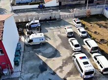 Polisten 8 adrese eş zamanlı operasyon