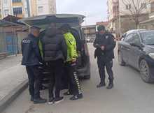 Polisten kaçan şahsın üzerinden ruhsatsız tabanca çıktı