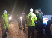 Polisten kaçtı, aracından sentetik ecza hapları çıktı