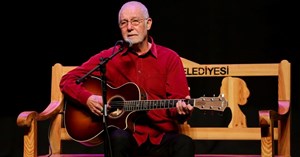 Sanatçı İlhan Şeşen hayatını kaybetti