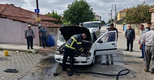 Seyir halindeki otomobilde yangın