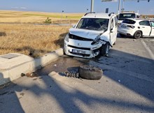 Ticari araç ile otomobil çarpıştı: 10 kişi yaralandı